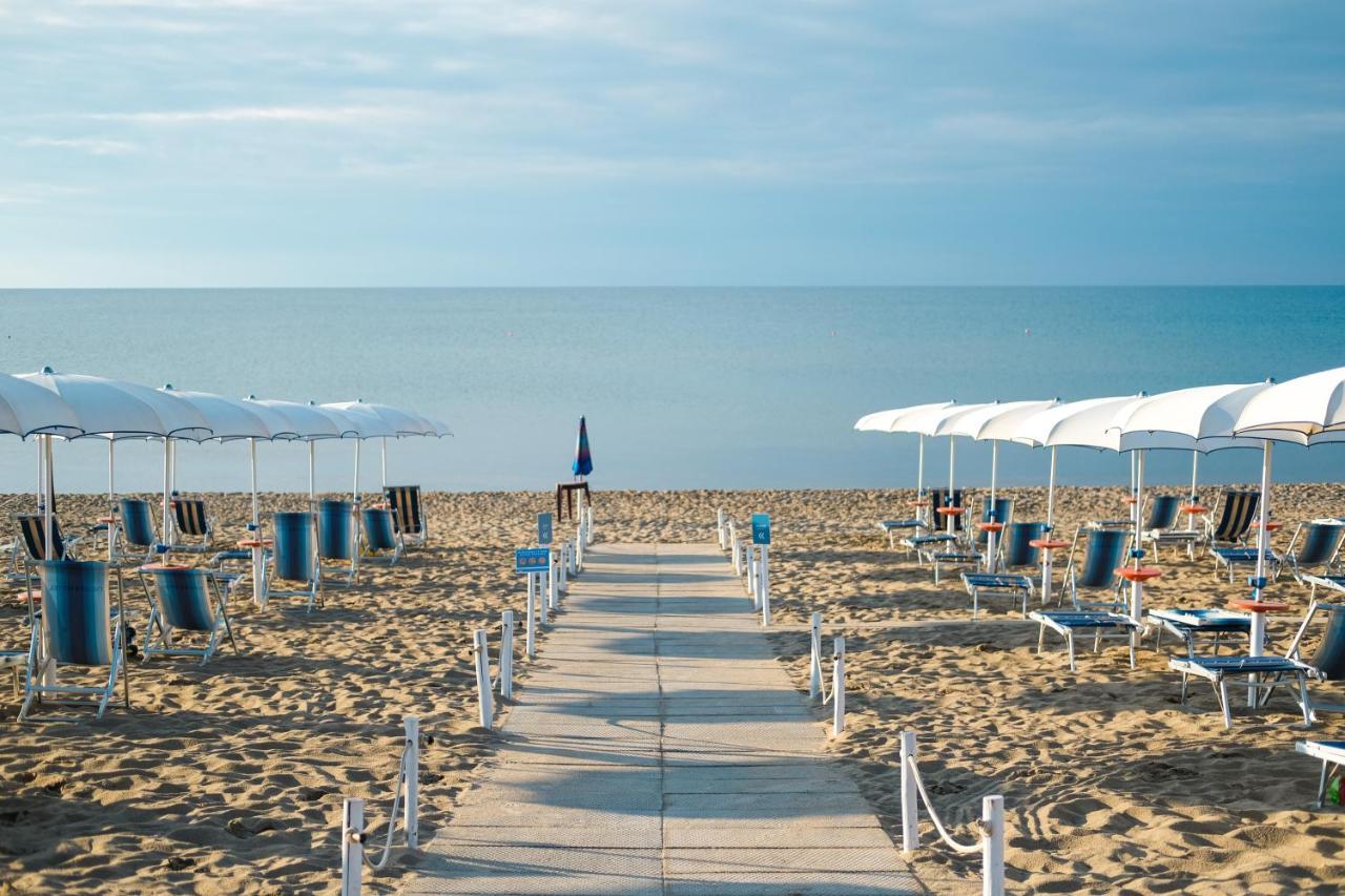 Ticho'S Greenblu Hotel Castellaneta Marina Exterior photo