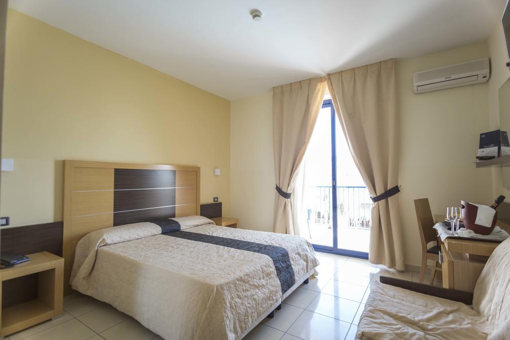 Ticho'S Greenblu Hotel Castellaneta Marina Exterior photo